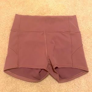 Lululemon In Movement Short *Everlux 2.5"